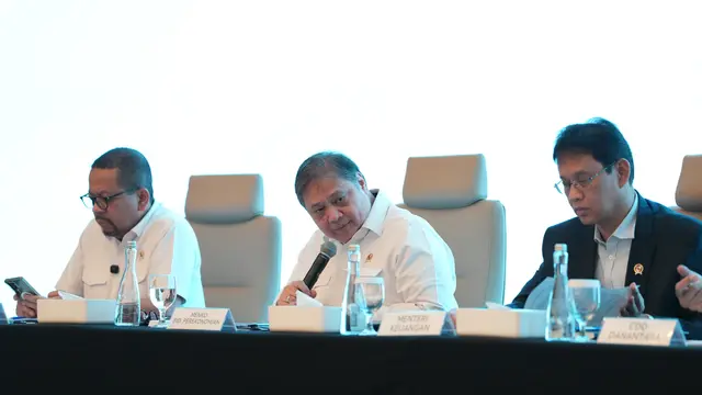 Menteri Koordinator Bidang Perekonomian Airlangga Hartarto dalam konferensi pers, Minggu (31/5/2026). (Istimewa)