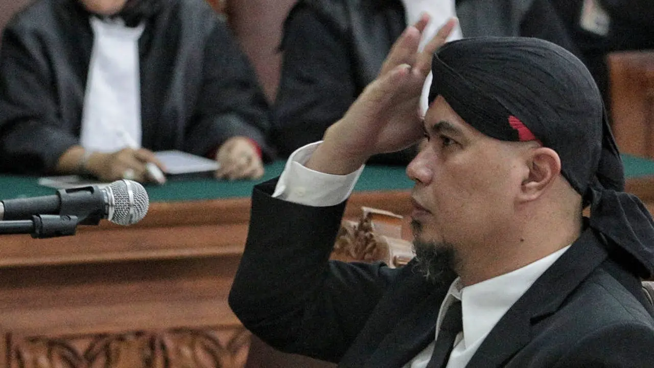 Ahmad Dhani Divonis 1 Tahun 6 Bulan Penjara