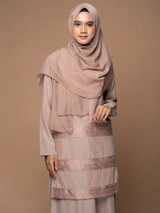 Model Baju Gamis Polos Kombinasi Brokat