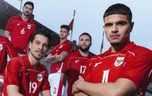 FOTO: Elegan! Ini Penampakan Jersey Baru Timnas Indonesia, Pemain Diaspora Jadi Modelnya