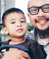 Mantan penyanyi cilik yang juga artis sinetron Enno Lerian tengah berbahagia. Pasalnya, ia baru saja melahirkan anak keempat buah cintanya dengan Priambodo Soesetyo. (Instagram/ennolerian_)