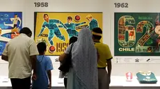 Dalam perjalanan meliput langsung perhelatan Piala Dunia 2022 di Qatar, Bola.com juga berkesempatan untuk mengunjungi FIFA Museum yang sengaja dihadirkan di FIFA Fan Festival Corniche, Doha. (Bola.com/Ade Yusuf Satria)