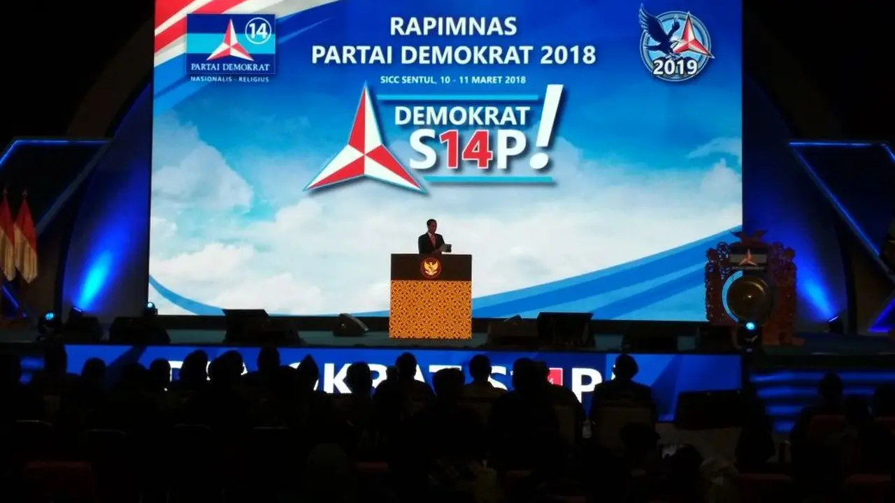 Presiden Joko Widodo atau Jokowi memberi sambutan di Rapimnas Demokrat