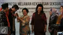 Megawati Soekarnoputri ditemani Menkumham Yasonna Laoly dan Wakil Ketua DPD GKR Hemas di acara Diskusi "Indonesia Melawan Kekerasan Seksual", Jakarta, Kamis (12/5). Megawati mendukung pengesahan UU Penghapusan Kekerasan Seksual. (Liputan6.com/Johan Tallo)
