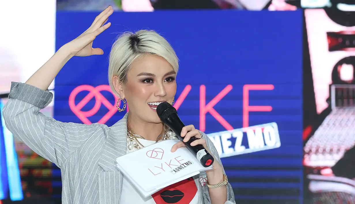 "Bisa dibilang, saya selalu melihat diri atau karier saya seperti sebuah brand. Nah, makanya kenapa kalau saya keluarin sesuatu, kayak ada kepercayaan dari kostumer," lanjutnya saat meluncurkan aplikasi LYKE, Kamis (26/10). (Bambang E. Ros/Bintang.com)