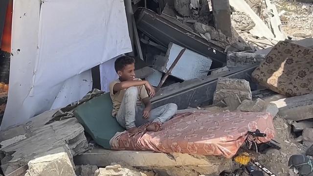 Stadion sepak bola Gaza jadi tempat penampungan bagi ribuan warga Palestina