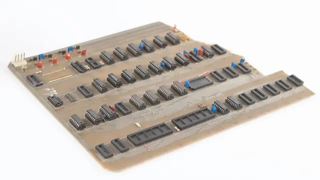 Prototipe komputer Apple-1 milik Steve Jobs dilelang