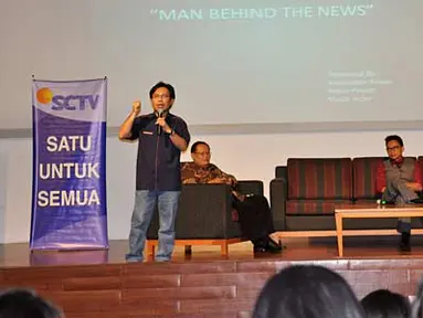 Citizen6, Jakarta: Produser Eksekutif Liputan6 SCTV, Mauludin Anwar menjadi salah satu pembicara dalam ajang SCTV Goes to Campus 2012 di Universitas Bina Nusantara, Kamis (1/3). (Pengirim: Agung Binarko)