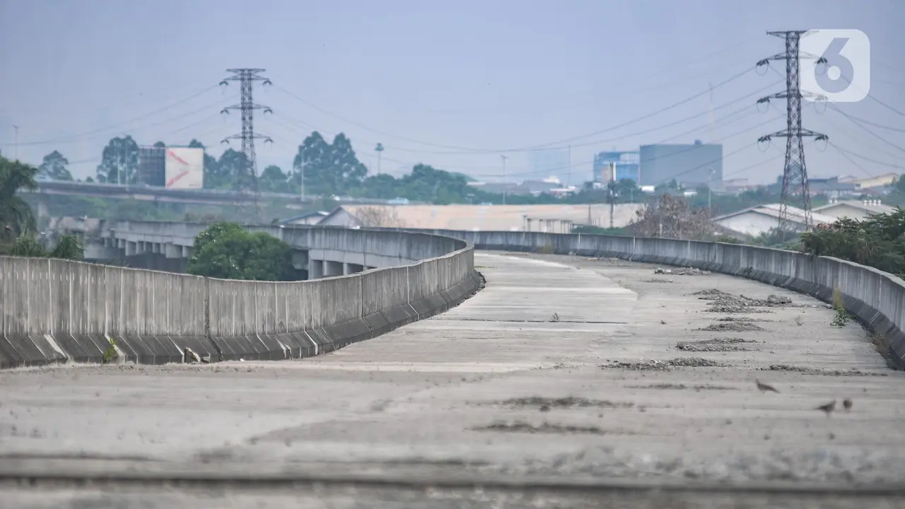 Proyek Jalan Layang Non Tol Pluit 8 Tahun Terbengkalai