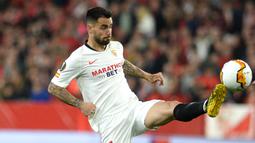 2. Suso - Pemain berusia 26 tahun ini sangat piawai dalam memberi umpan terobosan, umpan lambung, dan penyelesaian akhir. Suso turut menyumbangkan satu gol ketika Sevilla membungkam Manchester United pada laga semifinal Liga Europa. (AFP/Cristina Quicler)