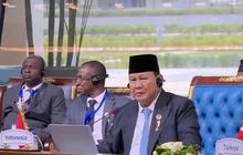 VIDEO: Reaksi Prabowo Melirik saat Erdogan 'Walk Out' sampai Bangkunya Kena Senggol di KTT D8