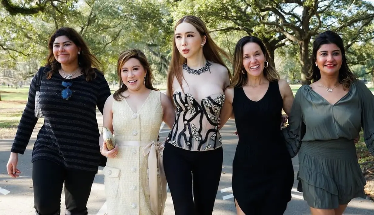 Tur Kota New Orleans dengan para perempuan yang disebutnya soul sister [@annejkn.official]