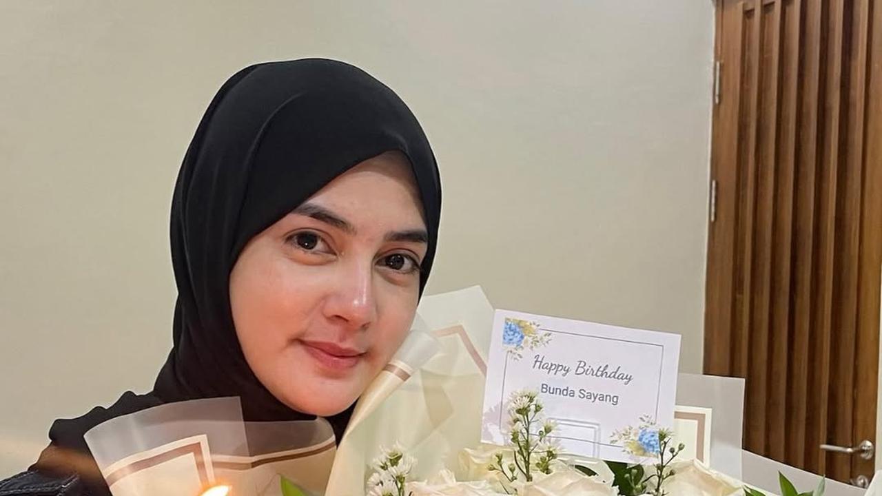 Potret Cantik Biby Alraen, Istri Rifky Balweel yang Kini Jadi Manajer Risty Tagor