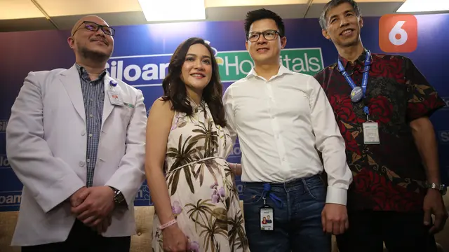 [Fimela] Shandy Aulia dan David Herbowo