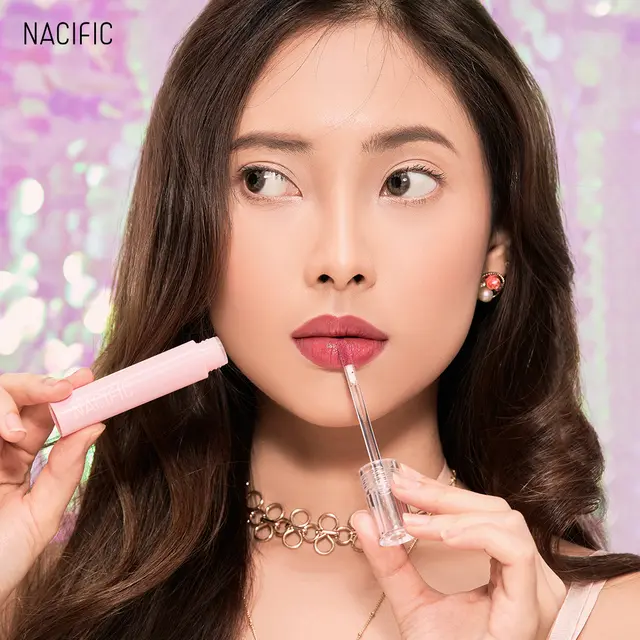 5 Trik Mudah Makeup untuk Membuat Glass Skin Look ala Artis Korea Selatan