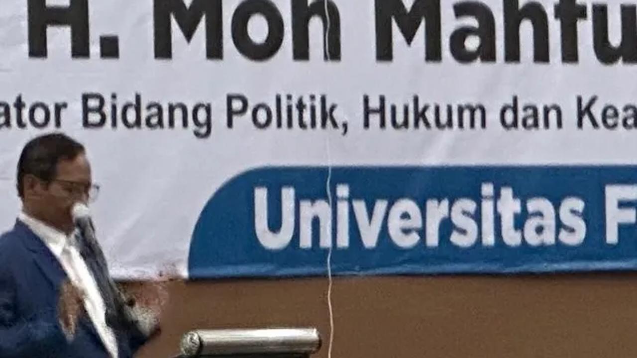 Pesan ketiga, Mahfud menyampaikan tentang logika.<br>
