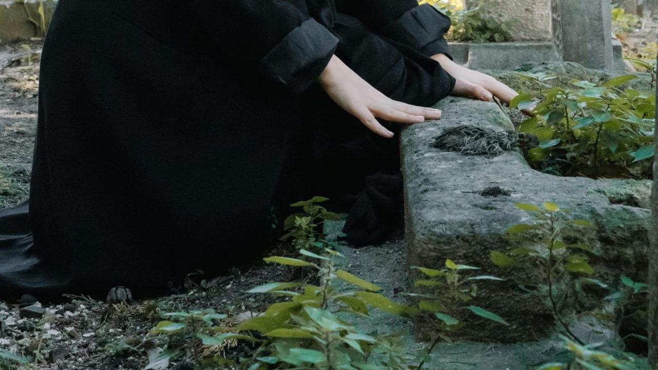 Mengenal Tradisi Ziarah Kubur di Indonesia dan Doa Ziarah Kubur yag Dibaca Rasulullah