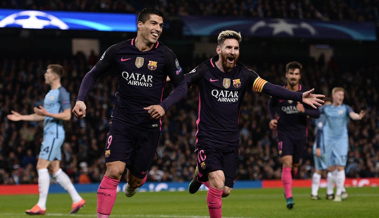 Penyerang Barcelona, Lionel Messi, merayakan gol yang dicetaknya ke gawang Manchester City pada laga Liga Champions di Stadion Ettihad, Inggris, Selasa (1/11/2016). City menang 3-1 atas Barcelona. (AFP/Oli Scarff)