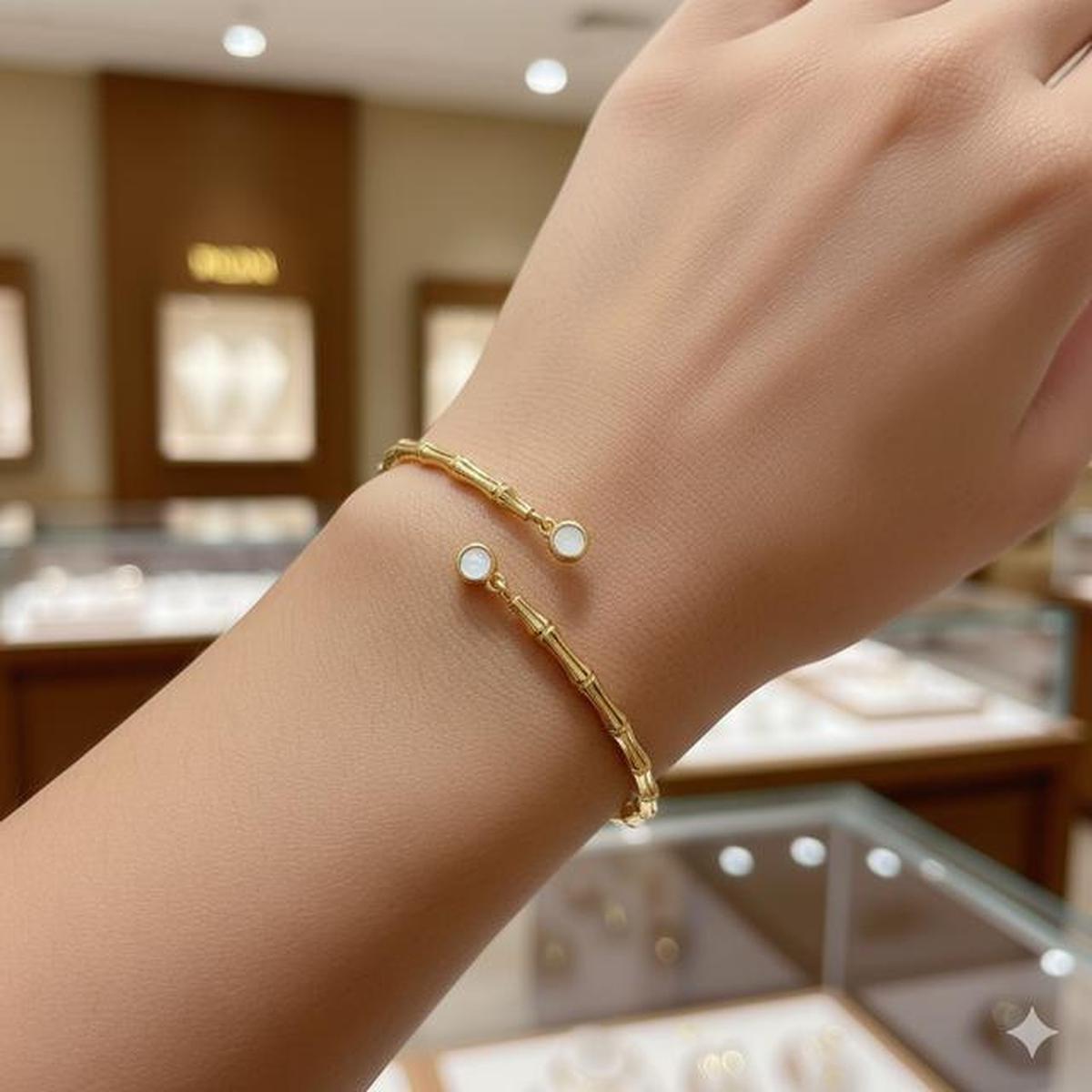 10 Model Gelang Emas Bambu Kombinasi Batu Alam, Perpaduan Etnik Modern Elegan