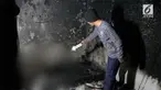 Seorang nenek tewas terpanggang di kamarnya sendiri akibat lilin yang jatuh membakar kasur.