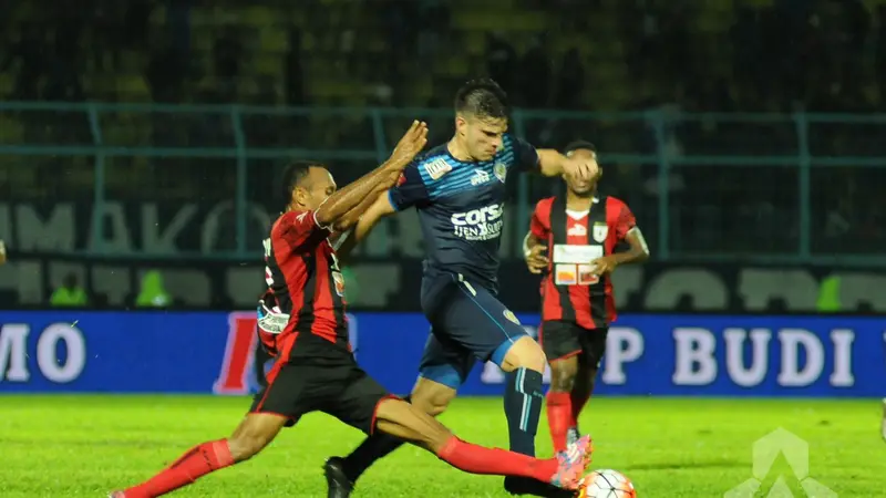 Persipura Jayapura vs Arema Cronus (Indonesiansc.com)