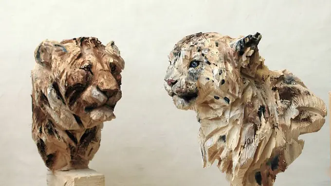 Tak Pakai Alat Pahat, 10 Pahatan Hewan Ini Dibuat Pakai Gergaji!