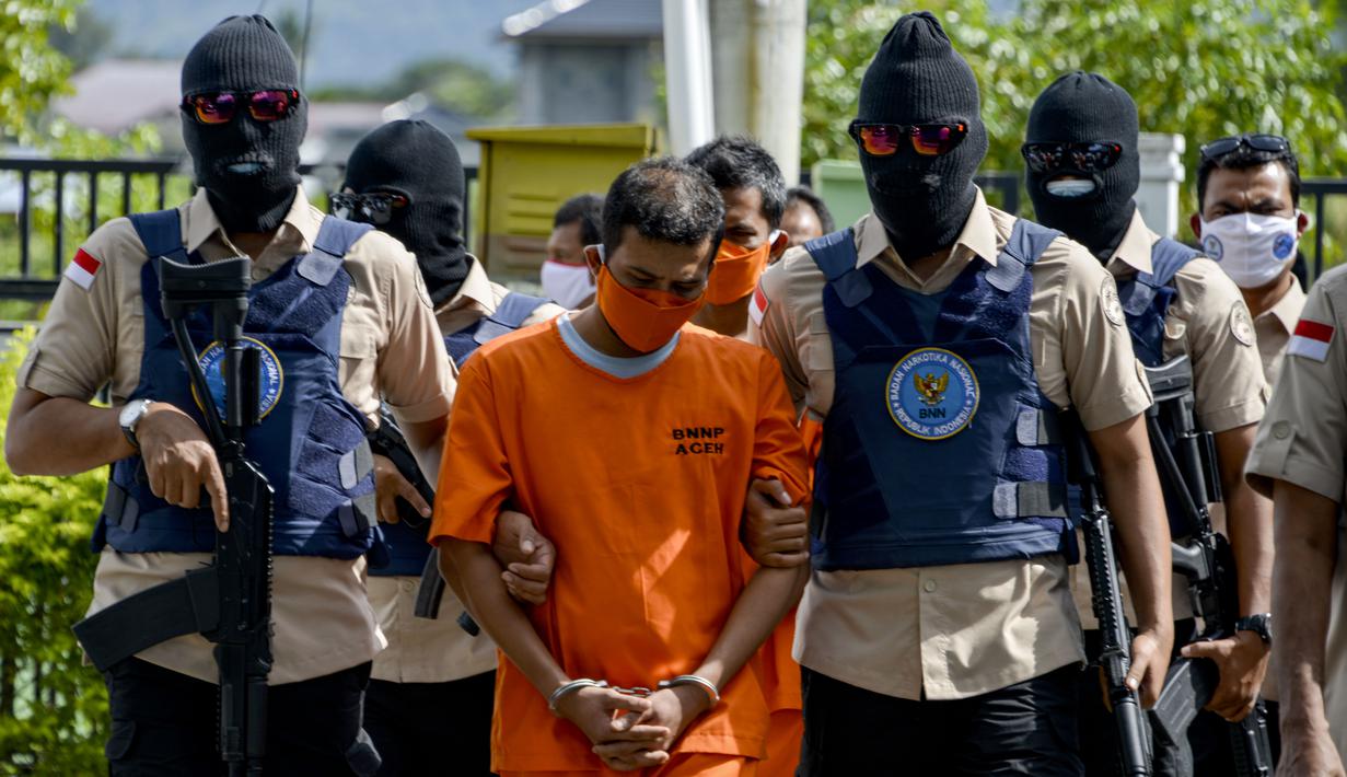 FOTO: Selundupkan Sabu, Dua Pria di Aceh Ditangkap ...