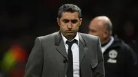 Memecat Ernesto Valverde dan mendatangkan Quique Setien. Ernesto Valverde didatangkan pada Mei 2017 menggantikan Luis Enrique. Pada 2019 ia dipecat usai kalah di final Piala Super Spanyol meskipun telah mempersembahkan 4 trofi domestik dalam kurun hampir 3 tahun melatih. (AFP/Oli Scarff)