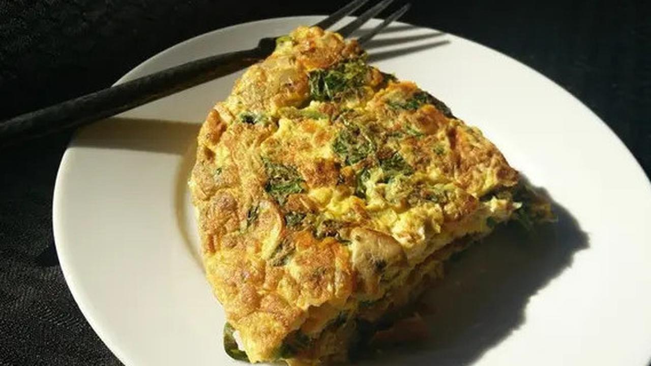 Cara Menggoreng Telur Dadar yang Tebal Agar Tidak Menyerap Banyak Minyak