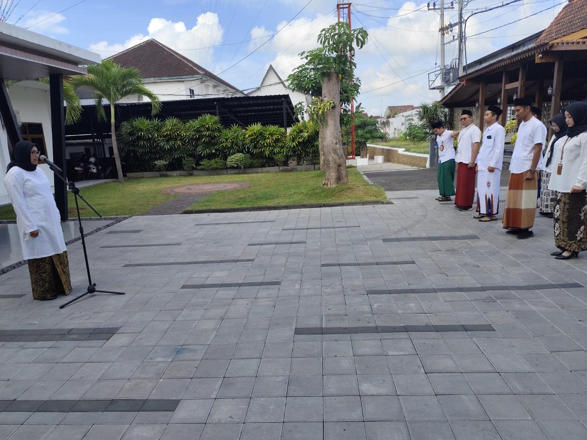 Peringati Hari Santri, ASN Banyuwangi Wajib Pakai Sarung dan Peci Selama Tiga Hari