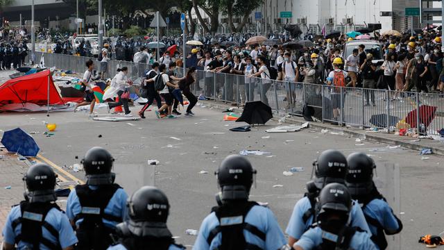 Bentrokan Pecah Saat Aksi Demo Tolak RUU Ekstradisi di Hong Kong