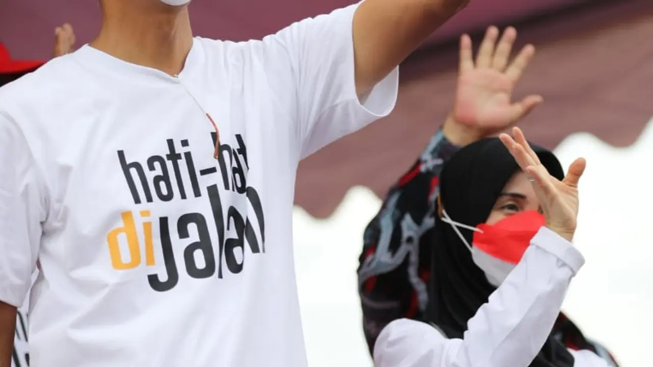 Gubernur Jawa Tengah Ganjar Pranowo dan istrinya, Siti Atikoh.