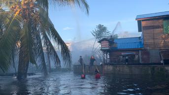 Rumah Kontrakan Ludes Terbakar Saat Banjir Melanda Muara Teweh
