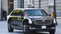 Mobil The Beast yang digunakan Joe Biden ke pemakaman Ratu Elizabeth II (AP).