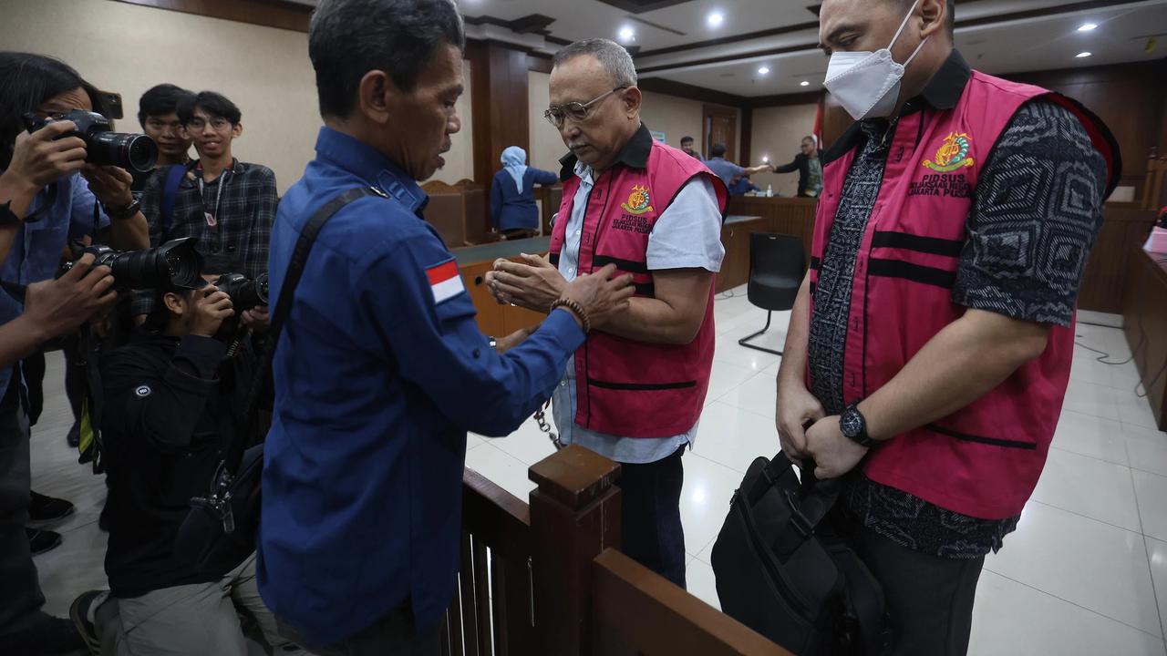FOTO: Tiga Terdakwa Kasus  Korupsi Minyak Mentah  Dituntut Penjara 8 Tahun hingga 14 Tahun