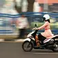 Musim hujan membuat pengguna jalan harus ektra hati-hati, salah satunya jika melihat tanah seperti ini di jalan.