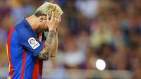 Lionel Messi hanya melakukan 3 kali tembakan off target ke arah gawang Deportivo Alaves pada laga La Lia Spanyol di Camp Nou, Barcelona, (10/9/2016). (EPA/Alejandro Garcia)