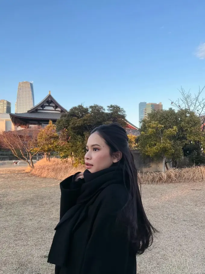 Gaya Bumil Hanggini Baby Moon ke Jepang Bareng Suami, Luthfi Aulia, Tampil Stylish dengan Sentuhan Layering