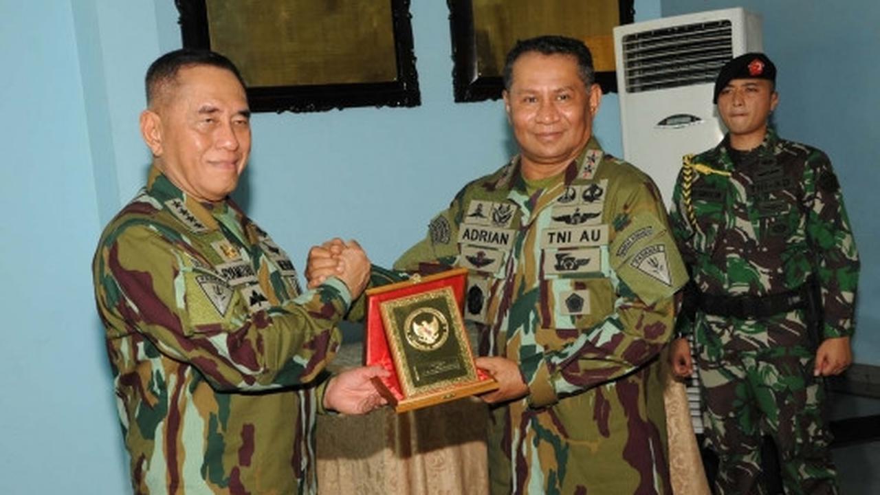 Menhan Ryamizard diangkat jadi warga kehormatan pasukan elite TNI
