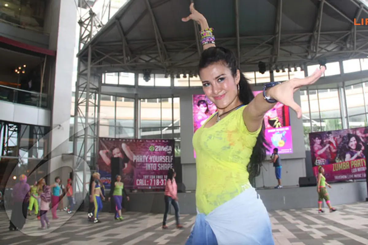 liza-nataliaa-130625b.jpg