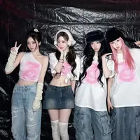 Sahabat Fimela, intip gaya mix and match denim ala member aespa yang stylish dan inspiratif untuk tampilan kasual hingga edgy, cocok untuk kamu sontek! (@aespa_official)