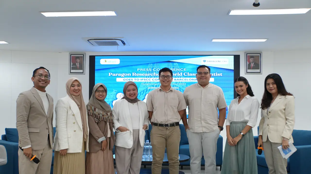 Para peneliti dari ParagonCorp yang menghadiri International Federation of Societies of Cosmetic Chemists (IFSCC) Congress 2023