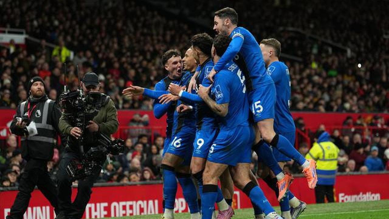 Rapuhnya Pertahanan MU juga Disorot Dimitar Berbatov: Kurang Pemahaman dan Antisipasi Permainan