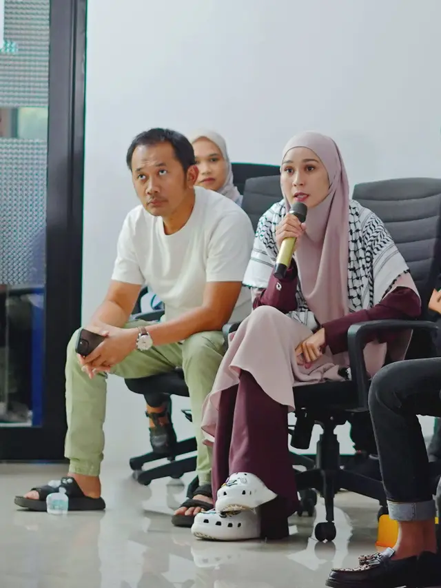 Zaskia Adya Mecca Hingga Syifa Hadju ikut memberikan bantuan untuk korban kemanusiaan di Palestina.