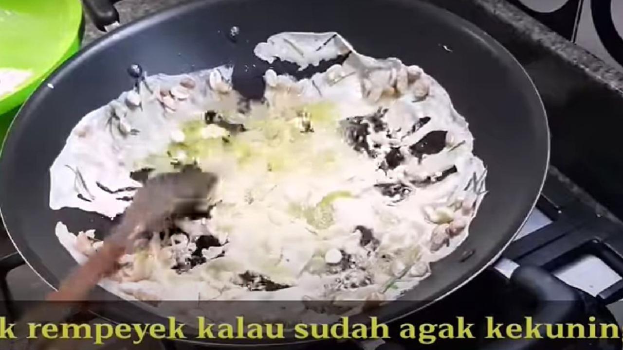 <b>Goreng hingga Kecoklatan</b><br>