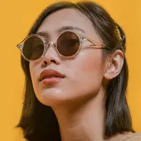 Bridges Eyewear merilis koleksi kacamata terbaru untuk musim panas. Sumber foto: Akun Instagram @bridgeseyewear.