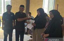 DPRD Gorontalo Utara Dampingi Penyaluran Bansos di Tomilito, Pastikan Tepat Sasaran