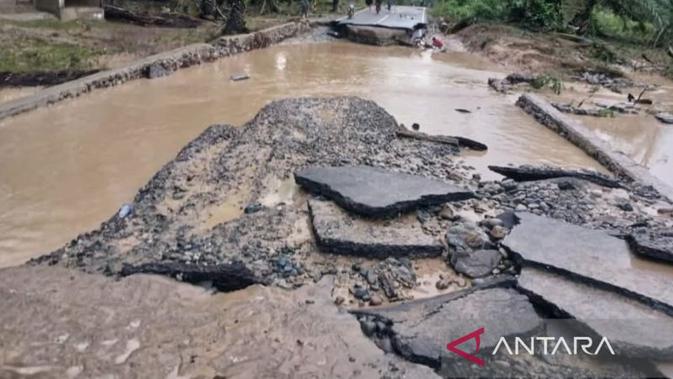 Dahsyatnya Banjir di Aceh, Jalan Provinsi Putus dan Aspal Terkelupas