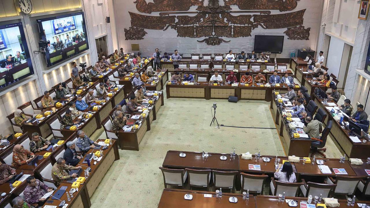 FOTO:  Rapat Perdana, Menkeu Purbaya dan Komisi XI DPR Bahas Anggaran  Rp 52 Triliun