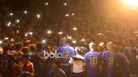 Para pemain Persib Bandung saat perkenalan kepada Bobotoh di Stadion Siliwangi, Bandung, Minggu (2/4/2017). Tim Maung Bandung akan mengawali laga perdana Liga 1 Indonesia melawan Arema FC. (Bola.com/Nicklas Hanoatubun)